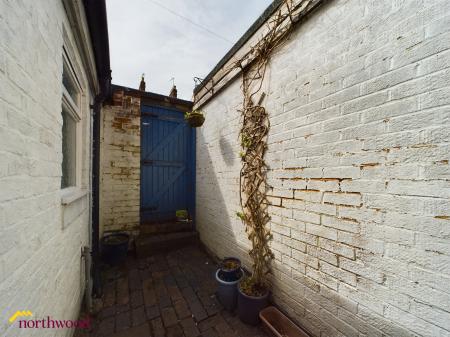 2 bedroom House to let in Broughton Road, Banbury, OX16