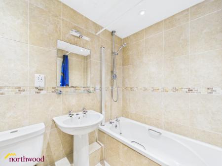 2 bedroom Terraced House to let in Frensham Close, Banbury, OX16