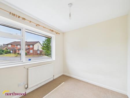 2 bedroom Terraced House to let in Frensham Close, Banbury, OX16