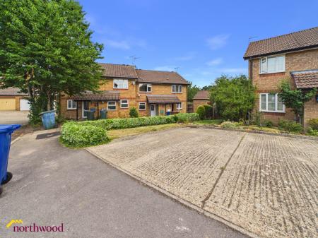 2 bedroom Terraced House to let in Frensham Close, Banbury, OX16