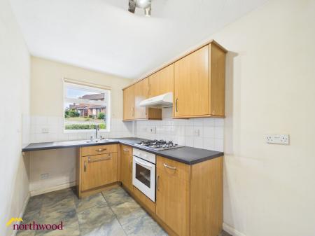 2 bedroom Terraced House to let in Frensham Close, Banbury, OX16
