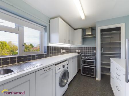 2 bedroom Maisonette to let in Blackwell Road, Tredington, CV36