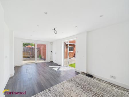 5 bedroom Detached house for sale in Digwood Road, Banbury, OX16