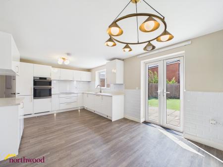 5 bedroom Detached house for sale in Digwood Road, Banbury, OX16
