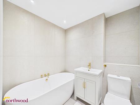 5 bedroom Detached house for sale in Digwood Road, Banbury, OX16