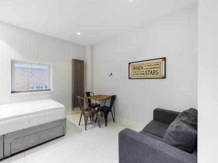 1 bedroom Studio flat to let in Horse Fair, Banbury, OX16