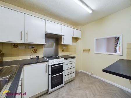 3 bedroom Terraced House to let in Keytes Close, Adderbury, OX17