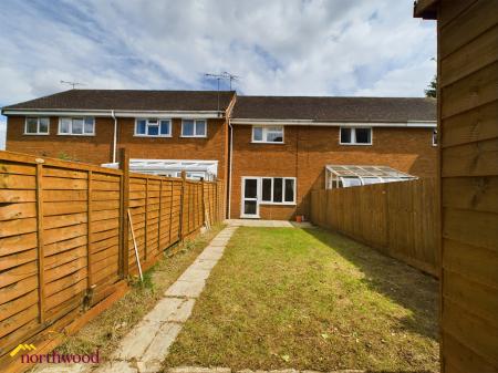 3 bedroom Terraced House to let in Keytes Close, Adderbury, OX17