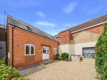 White Lion Walk, Banbury, OX16