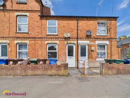 2 bedroom Terraced House for sale in Avenue Road, Banbury, OX16