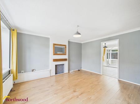 3 bedroom Semi-detached house for sale in Balmoral Way, Kings Sutton, OX17