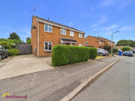 Balmoral Way, Kings Sutton, OX17