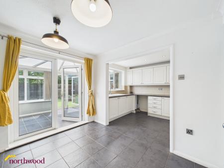 3 bedroom Semi-detached house for sale in Balmoral Way, Kings Sutton, OX17