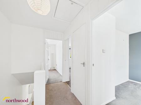 3 bedroom Semi-detached house for sale in Balmoral Way, Kings Sutton, OX17