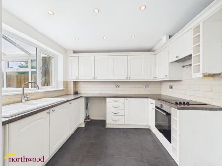 3 bedroom Semi-detached house for sale in Balmoral Way, Kings Sutton, OX17