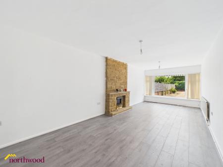 3 bedroom Semi-detached house to let in Hillview Crescent, Banbury, OX16