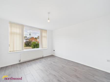 3 bedroom Semi-detached house to let in Hillview Crescent, Banbury, OX16