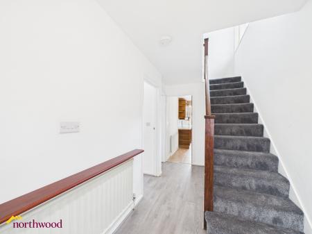 3 bedroom Semi-detached house to let in Hillview Crescent, Banbury, OX16