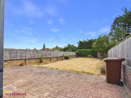 3 bedroom Semi-detached house to let in Hillview Crescent, Banbury, OX16