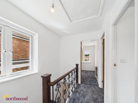 3 bedroom Semi-detached house to let in Hillview Crescent, Banbury, OX16