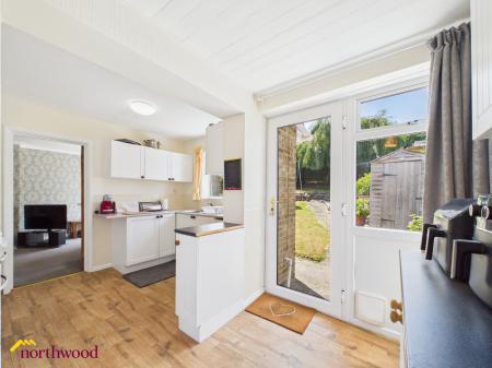 3 bedroom Semi-detached house for sale in Coppice Close, Banbury, OX16