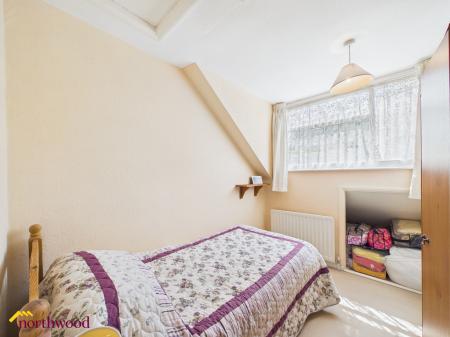 3 bedroom Semi-detached house for sale in Coppice Close, Banbury, OX16