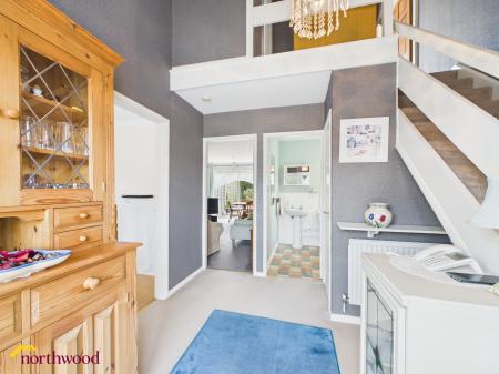 3 bedroom Semi-detached house for sale in Coppice Close, Banbury, OX16