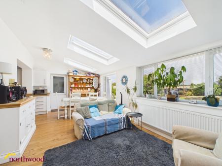 3 bedroom Detached house for sale in Danvers Road, Broughton, OX15