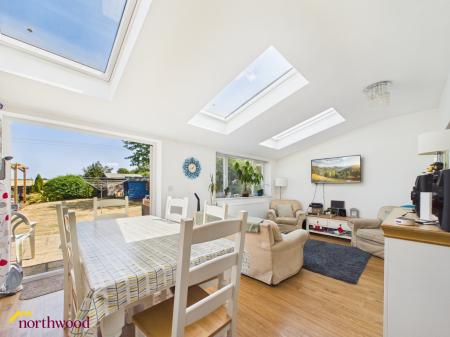 3 bedroom Detached house for sale in Danvers Road, Broughton, OX15