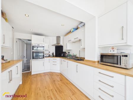 3 bedroom Detached house for sale in Danvers Road, Broughton, OX15