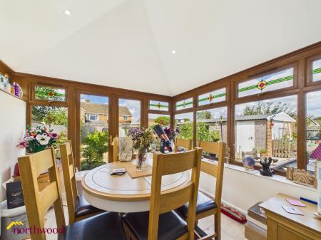 3 bedroom Bungalow for sale in Malvern Close, Banbury, OX16