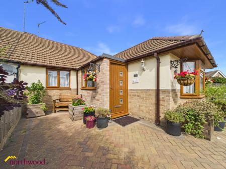3 bedroom Bungalow for sale in Malvern Close, Banbury, OX16