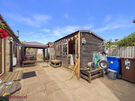 3 bedroom Bungalow for sale in Malvern Close, Banbury, OX16