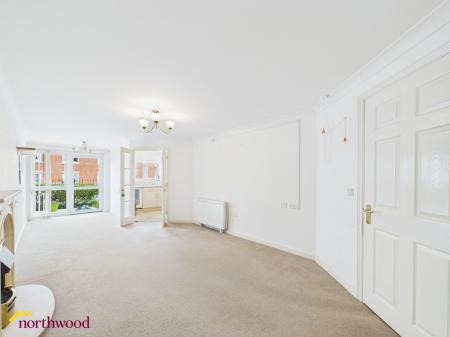 1 bedroom Flat for sale in Foxhall Court, Banbury, OX16