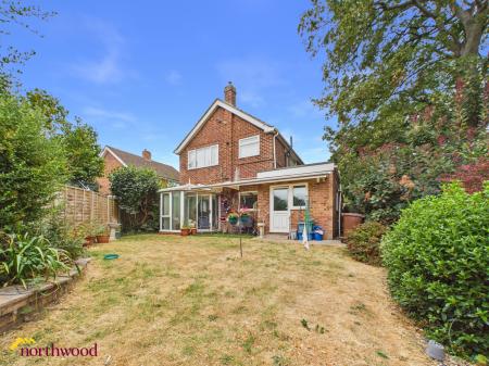 3 bedroom Detached house for sale in Sinclair Avenue, Banbury, OX16