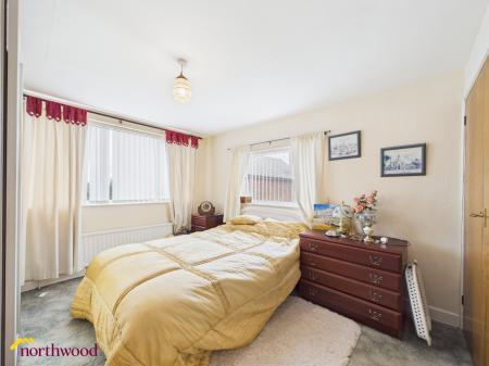 3 bedroom Detached house for sale in Sinclair Avenue, Banbury, OX16