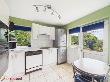 3 bedroom Detached house for sale in Sinclair Avenue, Banbury, OX16