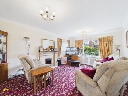 3 bedroom Detached house for sale in Sinclair Avenue, Banbury, OX16