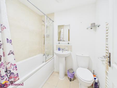 4 bedroom Semi-detached house for sale in Crouch Hill Road, Banbury, OX16