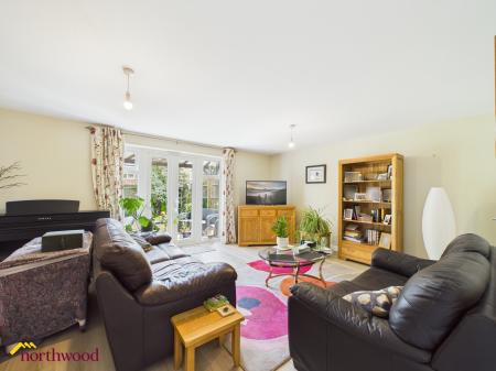 4 bedroom Semi-detached house for sale in Crouch Hill Road, Banbury, OX16