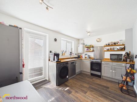 3 bedroom Semi-detached house for sale in Winchester Close, Banbury, OX16