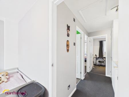 3 bedroom Semi-detached house for sale in Winchester Close, Banbury, OX16