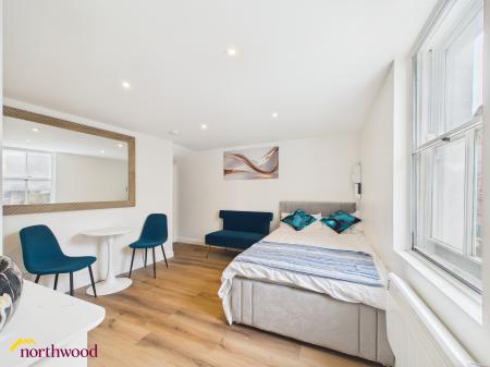 1 bedroom Studio flat to let in George Street, Banbury, OX16