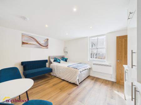 1 bedroom Studio flat to let in George Street, Banbury, OX16