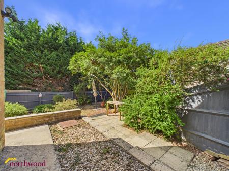 2 bedroom Terraced House for sale in Blenheim Rise, Kings Sutton, OX17