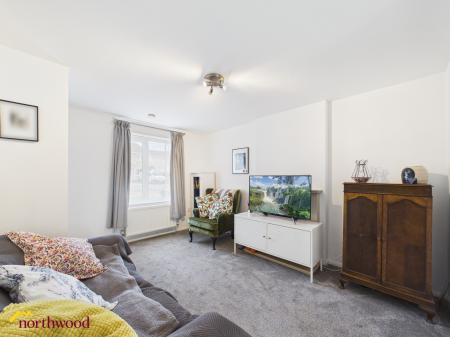 2 bedroom Terraced House for sale in Blenheim Rise, Kings Sutton, OX17