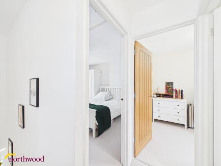 2 bedroom Terraced House for sale in Blenheim Rise, Kings Sutton, OX17