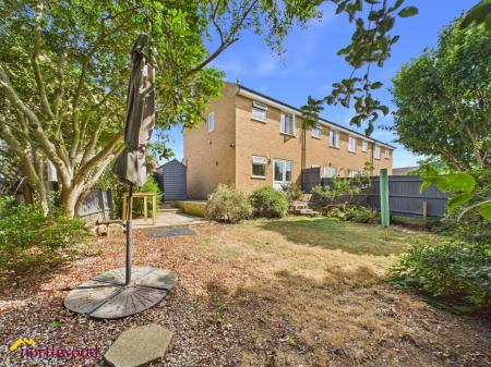 2 bedroom Terraced House for sale in Blenheim Rise, Kings Sutton, OX17