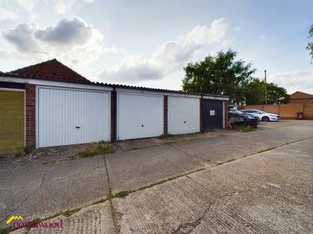 3 bedroom Terraced House to let in Cheviot Way, Banbury, OX16