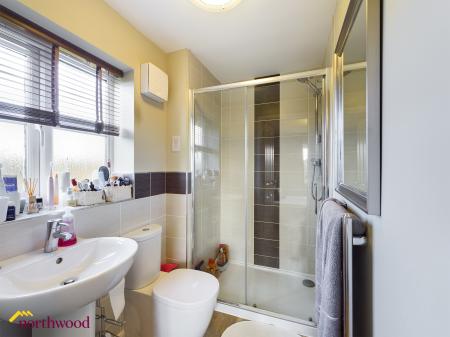 4 bedroom Semi-detached house to let in The Robins, Adderbury, OX17